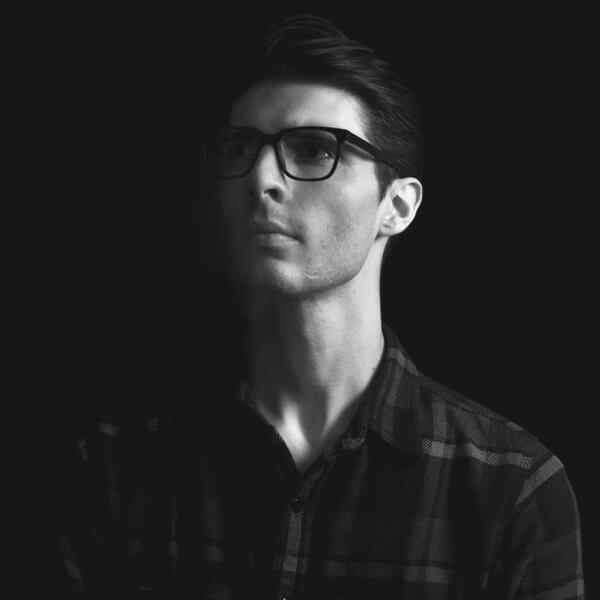 Portrait du maître d'hôtel du restaurant La Table de 3 à Bordeaux